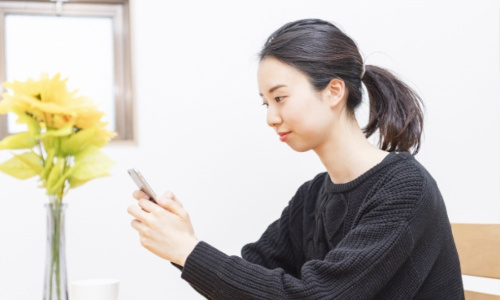 スマホと女性