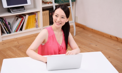 パソコンと女性