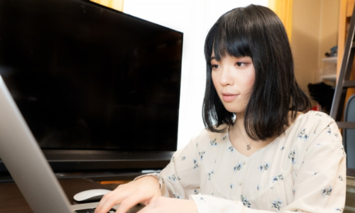 パソコンと女性